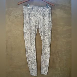 Lululemon leggings size 8